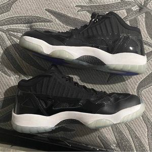 Air Jordan 11 space jam ie